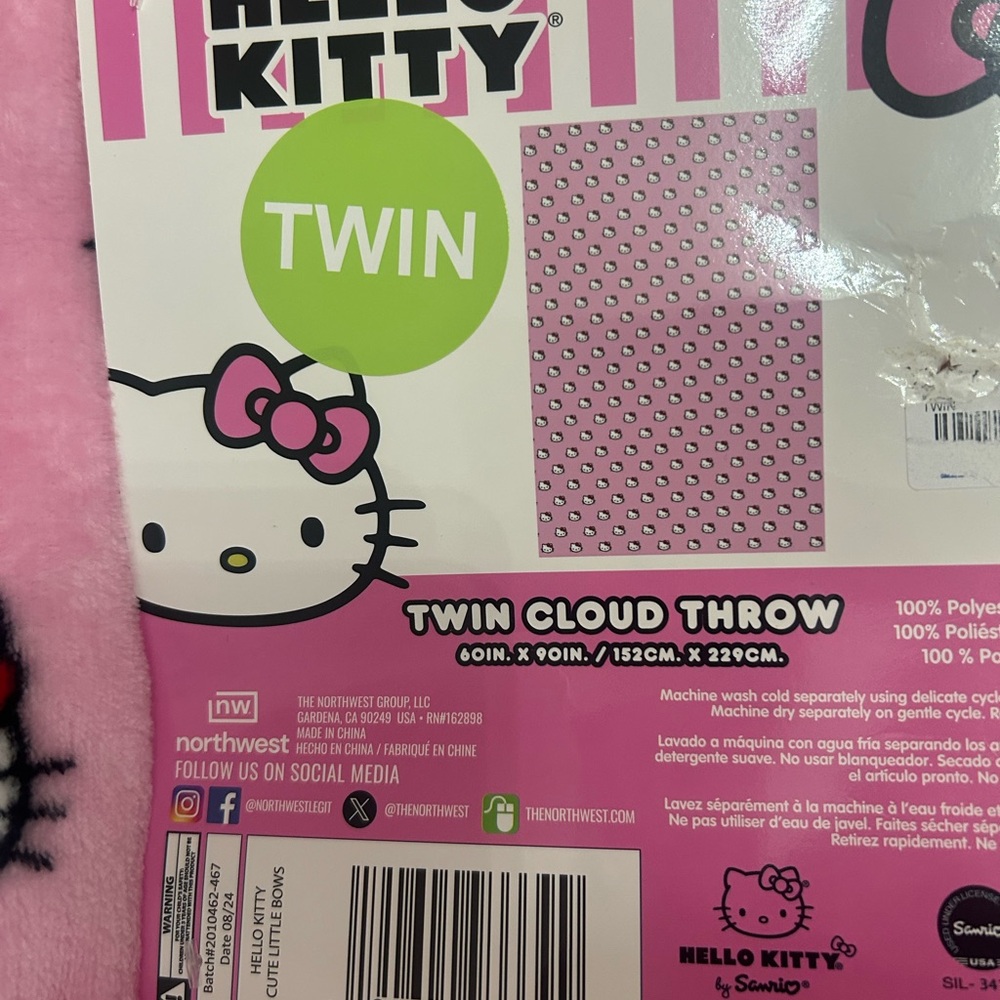 Hello Kitty blanket - Picture 2 of 2